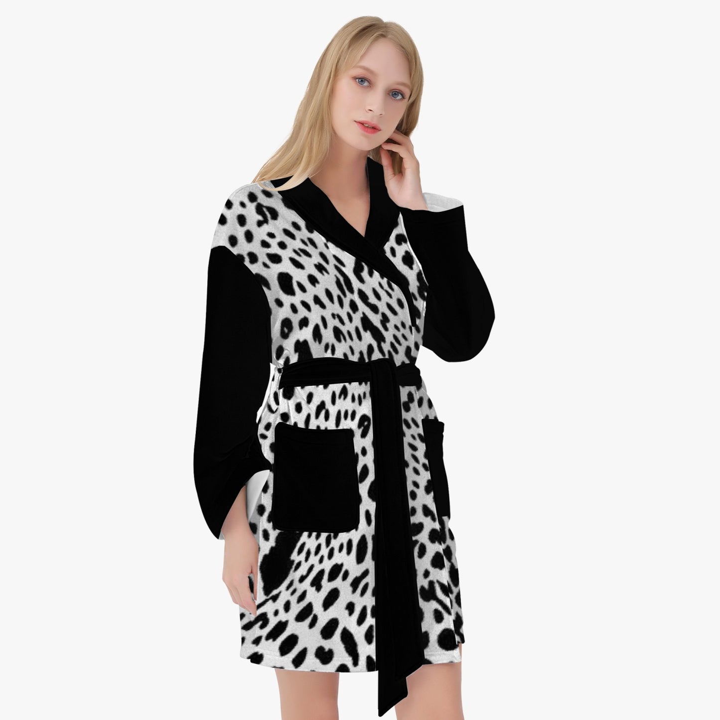 SPORTY MOB WIFE - Leopard Print - White/Black Women's Loose-fitting Bathrobe